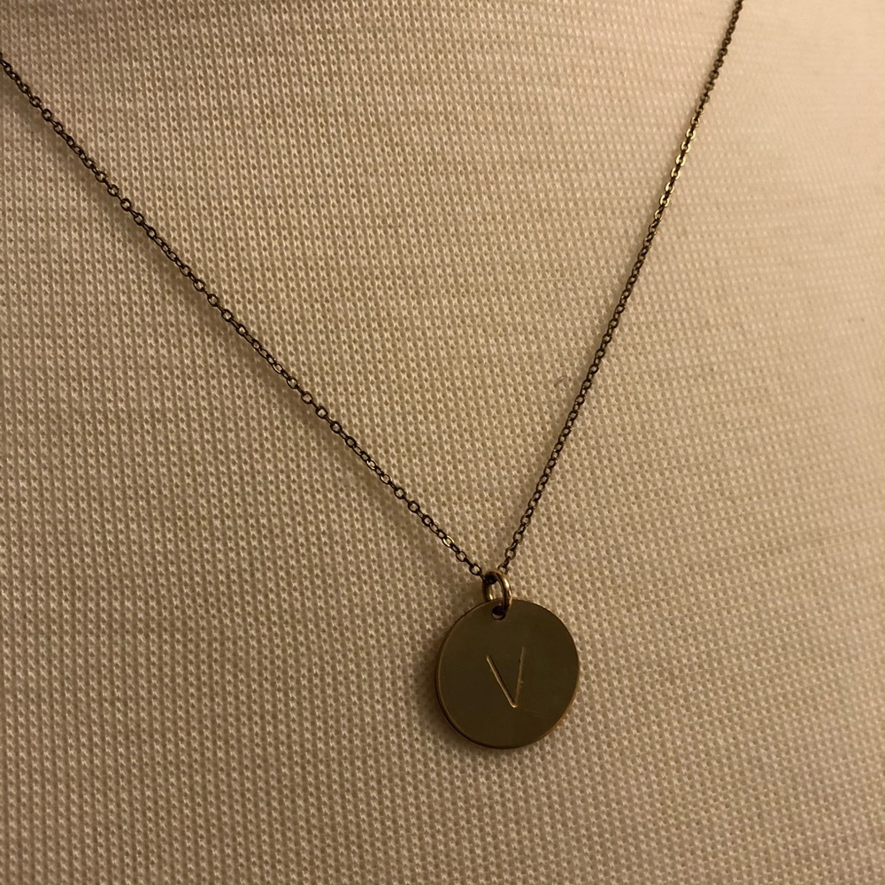 Nashelle “V” 14k fill necklace